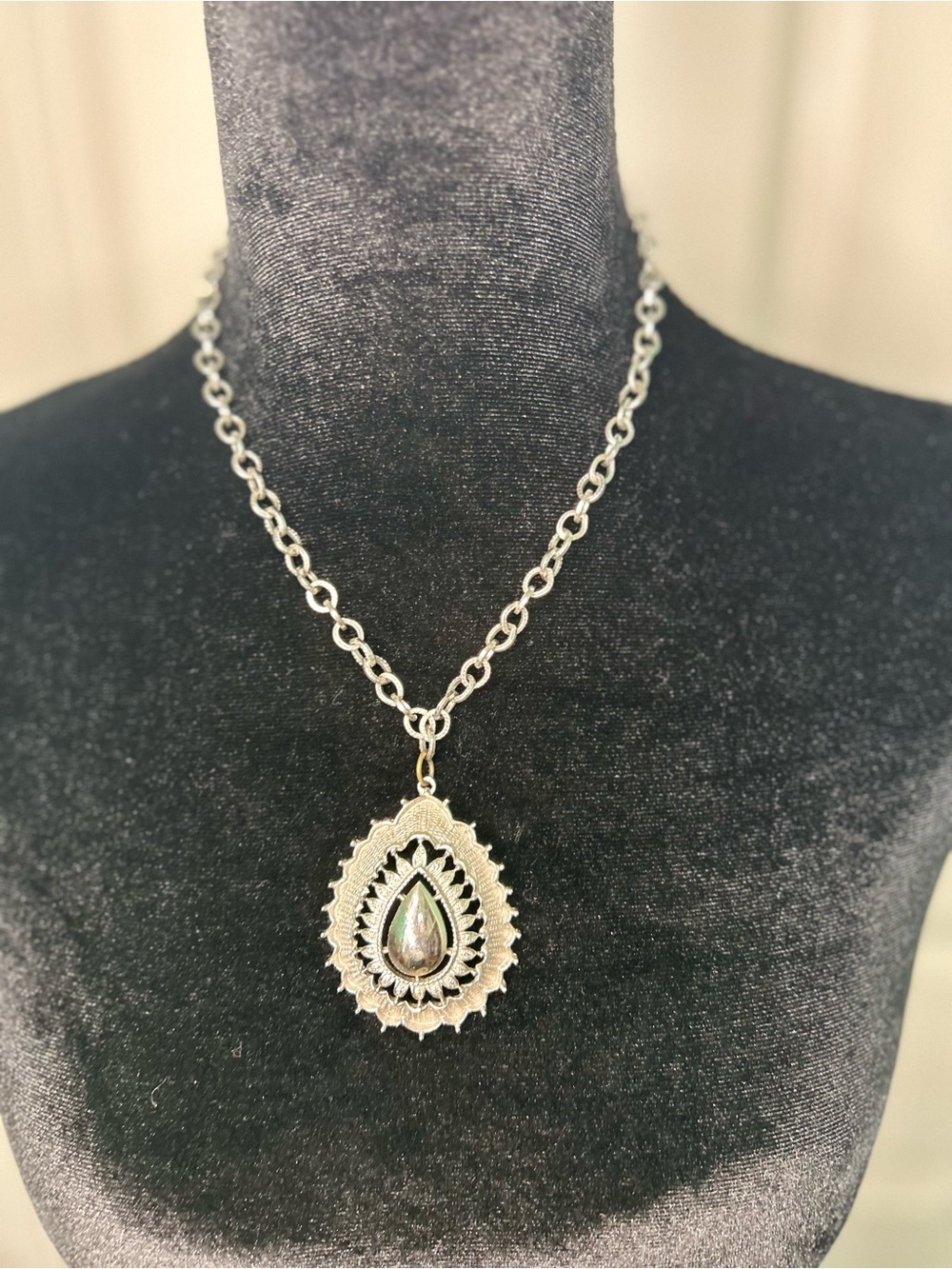 Y2K / 2010s Boho Chic Lacy Filigree Teardrop Necklace